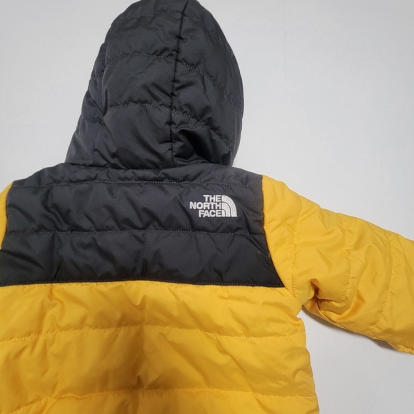 The north face Reversible hooded fleece puffer Jacket Infant's 3-6M. - Picture 5 of 14